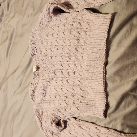 SOLD-Crop top - Picture 2 of 4